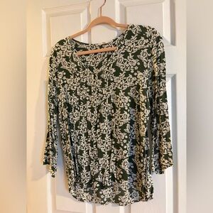 Fun 2 Fun Green and White Floral Blouse